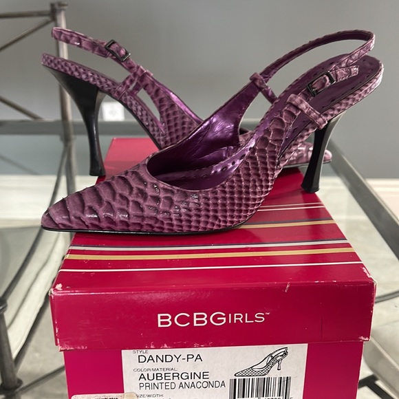 BCBGirls 6.5 eggplant/aubergine anaconda print sling back  pointy toe heel. - Picture 6 of 8